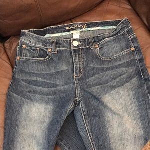 Maurice’s boot cut jeans, 16 L